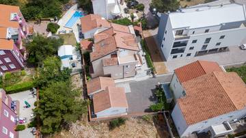 Thumbnail von Apartment building with 5 apartments near the sea