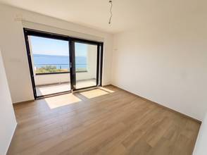 Thumbnail von House with two maisonette apartments / semi-detached houses