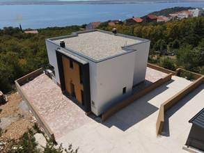 Thumbnail von House with two maisonette apartments / semi-detached houses