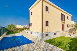 Thumbnail von Villa in an attractive location near the sea