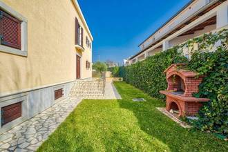 Thumbnail von Villa in an attractive location near the sea