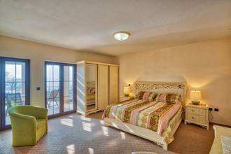 Thumbnail von Villa in an attractive location near the sea