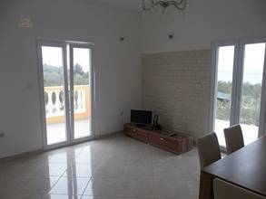 Thumbnail von House with two apartments