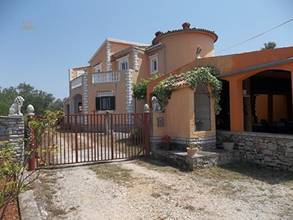 Thumbnail von House with two apartments