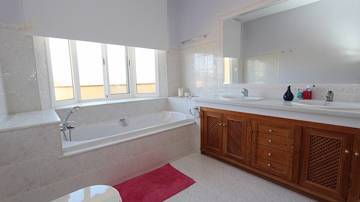 Thumbnail von Luxus-Villa in Atalaya R2775557