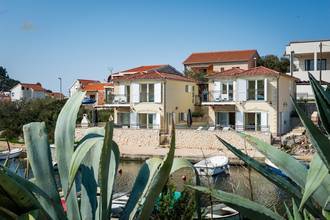 Thumbnail von Mediterranean house directly on the seafront