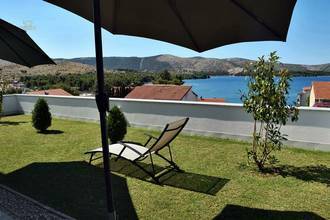 Thumbnail von Neue Villa mit Panorama-Meerblick, Region Sibenik