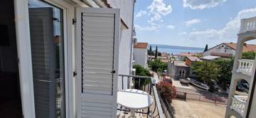 Thumbnail von Villa with multiple apartments and sea view
