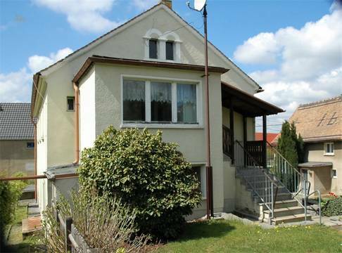 Hofgrundstück mit 2 Häusern, Gewerbeanteil und Halle