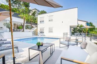 Thumbnail von Moderne Villa mit Pool und Panorama-Meerblick