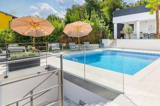 Thumbnail von Moderne Villa mit Pool und Panorama-Meerblick