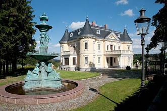 Thumbnail von Exclusive castle villa with vintage car garage at the courtyard in Upper Franconia, Bavaria