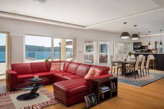 Thumbnail von Exceptional luxury villa in the first row to the sea