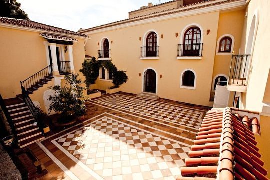 Luxus-Villa in Cortijo Blanco R2591987 