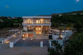 Thumbnail von Moderne Luxusvilla nahe dem Meer