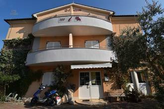 Thumbnail von Appartement-Villa mit 13 Wohneinheiten und Meerblick