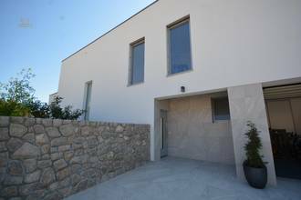 Thumbnail von Moderne Villa mit Swimmingpool und Meerblick