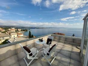 Penthouse mit Dachterrasse und traumhaften Panoramablick auf das Meer