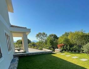 Thumbnail von New villa with Mediterranean elements and swimming pool in panoramic location with sea view
