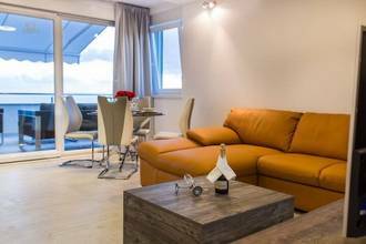 Thumbnail von Modernes Penthouse im obersten Stockwerk mit schönem Blick auf das Meer