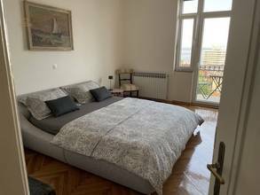 Thumbnail von Wohnung mit Panorama-Meerblick in einer Jugendstilvilla