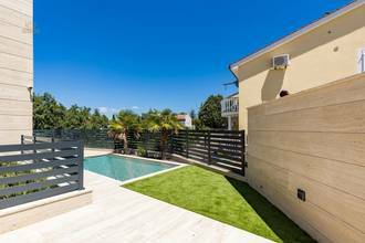 Thumbnail von Modernes Luxus-Penthouse mit Pool und Meerblick