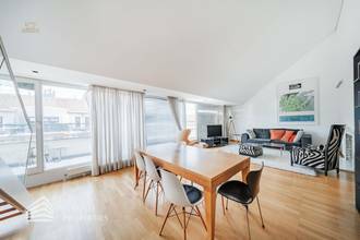 Lichtdurchflutete Maisonette-Wohnung mit Dachterrasse, Nähe Arenbergpark