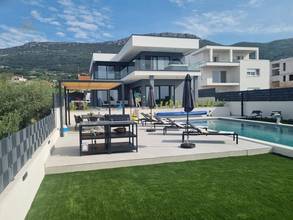 Thumbnail von Modern villa with infinity pool and sea view