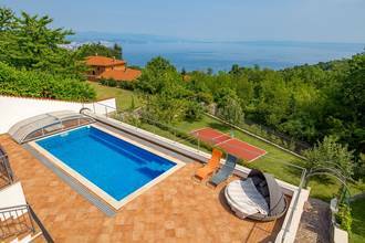 Villa in ruhiger Lage mit Panorama-Meerblick an der Opatija Riviera