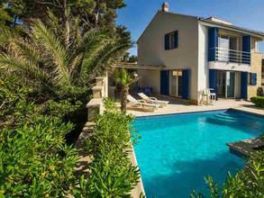 Thumbnail von Mediterranes Haus mit Pool in außergewöhnlicher Lage am Meer