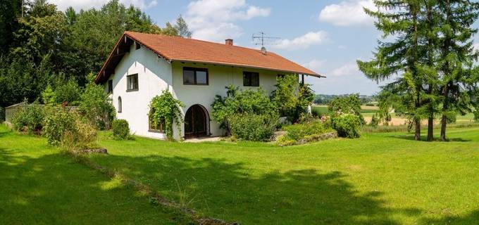 Rarität: Ein- oder Zweifamilienhaus im Außenbereich auf 3.663 m² Grundstück in Aßling