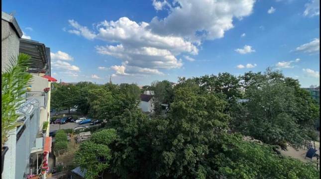 Gute Lage in Dresden Pieschen! 3-Zi. Dachgeschosswohnung mit Balkon und Stellplatz!