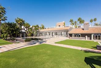 Thumbnail von villa for sale in - Los Monteros