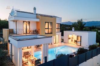 Thumbnail von Modern new build with beautiful sea view