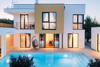 Thumbnail von Modern new build with beautiful sea view