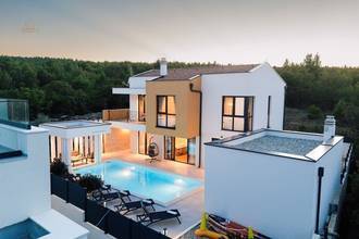Thumbnail von Modern new build with beautiful sea view