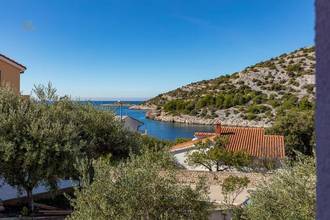 Thumbnail von Apartment villa in an attractive location near the sea, Rogoznica region