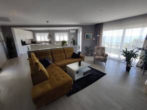 Thumbnail von Apartment building with four apartments and sea view