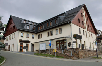 Ehemalige Hausarztpraxis zum Verkauf – richten Sie hier Ihre Praxis, Kanzlei oder Wohnung ein!