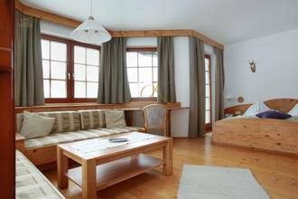 Thumbnail von Romantic hotel in the mountains with expansion and development potential