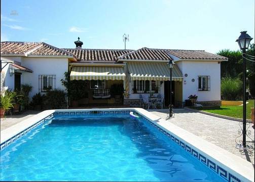Villa for sale in - Benajarafe 