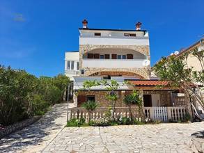 Thumbnail von Apartment building with 9 units, Krk region