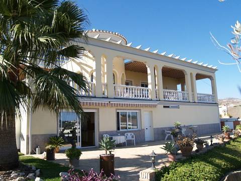 villa for sale in - Mezquitilla 