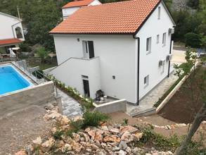 Thumbnail von House with four apartments, Senj region