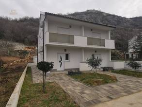 Thumbnail von House with four apartments, Senj region