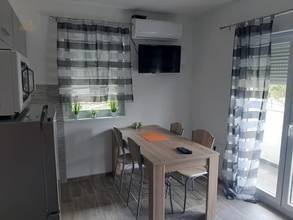 Thumbnail von House with four apartments, Senj region