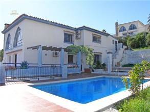 Villa For Sale in Estepona