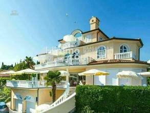 Luxuriöse Villa in Premantura