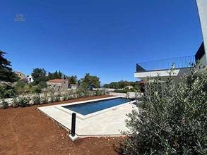 Thumbnail von Modern villa with swimming pool near the sea