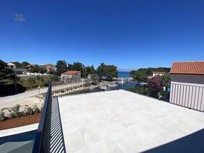 Thumbnail von Modern villa with swimming pool near the sea